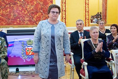 Государственная награда – депутату областного парламента 